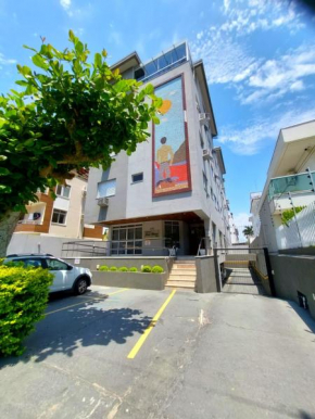 Excelente Apartamento a 1 quadra e meia do mar